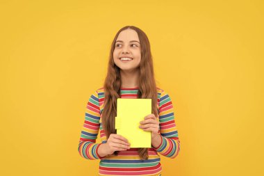 Daha fazla bilgi edinin. Mutlu çocuk kitabı. Okul eğitimi. Okula geri dönmek. 1 Eylül. Bilgi günü.