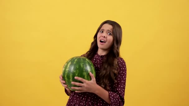 Amazed Teen Girl Hold Heavy Water Melon Laughing Fruit — Stock Video
