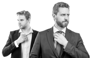 Yönetici kravatı düzeltiyor. Profesyonel başarılı CEO. Liderlik. Hırslı meslektaş uzmanlar. Formalite icabı iki adam. İş görüşmesindeki iş adamları. Patron ve çalışan. kendinden emin ortaklar.