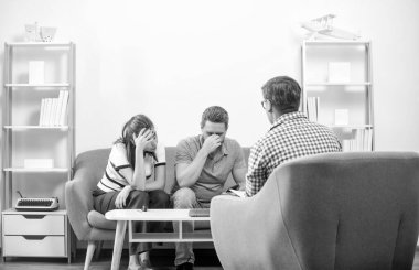 Psikologda ilişki sorunları olan aile çifti, terapi..