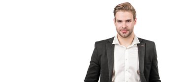 İnsan yüzü portresi, fotokopi alanı olan pankart. Takım elbiseli bir iş adamı, izole bir stüdyo geçmişi var. Sorumluluk sahibi bir girişimci. Beyazlar üzerinde tecrit edilmiş ciddi iş adamları