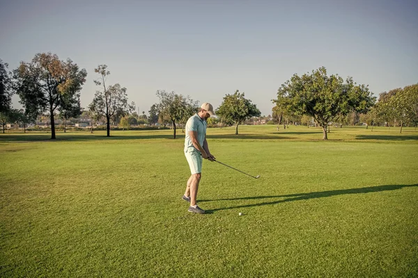 Jugador Golf Masculino Campo Golf Profesional Retrato Golfista Gorra Con — Foto de Stock
