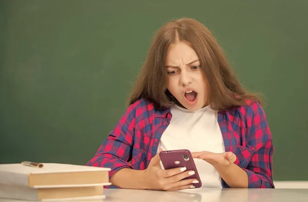 Shocked Child Typing Texting Sms Instant Messaging Modern Communication Technology — ストック写真