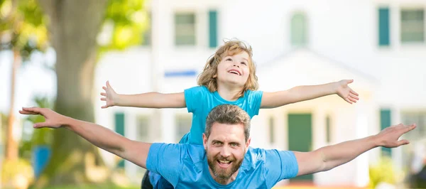 Banner Father Son Summer Park Outdoor Free Day Happy Father — 스톡 사진