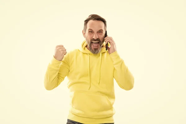 Druk Positieve Emoties Uit Telefoongesprek Volwassen Gelukkig Man Neemt Telefoon — Stockfoto