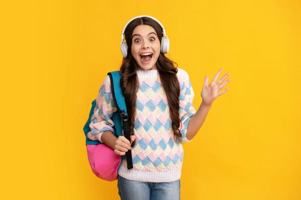 Cara Excitada Chica Escuela Estudiante Adolescente Auriculares Fondo Estudio Aislado —  Fotos de Stock