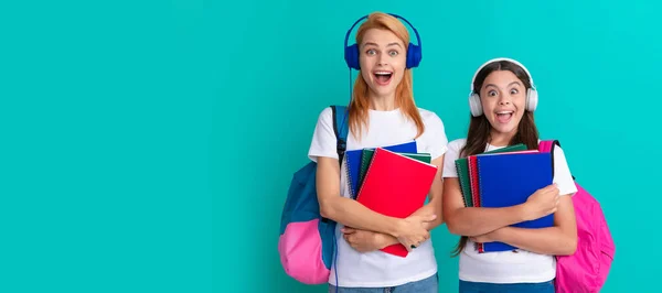 Mutter Tochter Kind Banner Kopierraum Isolierter Hintergrund Zurück Zur Schule — Stockfoto