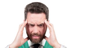 İnsan yüzü portresi, fotokopi alanı olan pankart. beyaz iş adamlarına acı çektirmek. Bıyıklı stresli adamın başı ağrıyor.