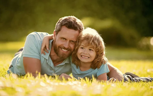 Papá Con Niño Día Verano Paternidad Paternidad Día Los Padres — Foto de Stock