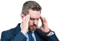 Başı ağrıyor. Müdür migren ağrısı çekiyor. Baş ağrısı nöbeti. Gerilim baş ağrısı. İnsan yüzü portresi, kopyalama alanı olan pankart