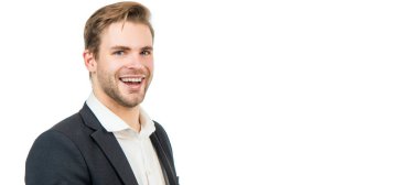 İnsan yüzü portresi, fotokopi alanı olan pankart. Takım elbiseli iş adamı, izole edilmiş stüdyo geçmişi, afiş. Beyaz elbiseyle gülümseyen mutlu profesyonel bir adamın portresi.