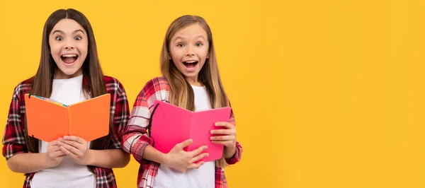 School Girls Friends Amazed Kids Casual Checkered Shirt Having Fun — Fotografia de Stock