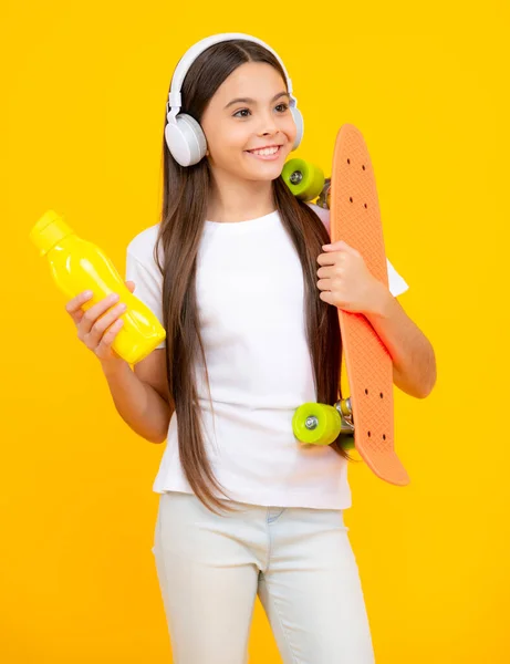 Teenagers Lifestyle Casual Youth Culture Teen Girl Skateboard Isolated Studio — Stok fotoğraf