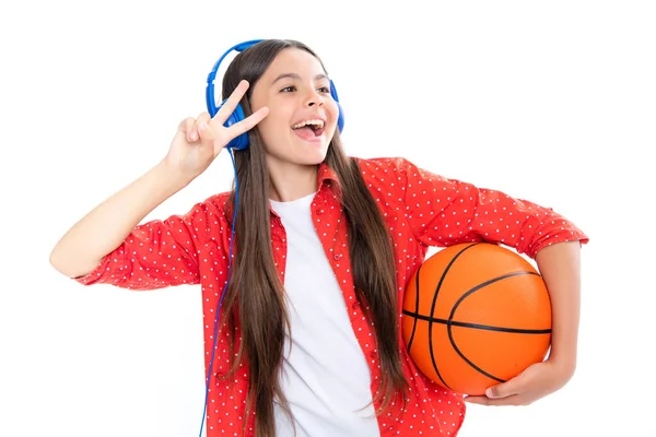 Portret Emocjonalnie Podekscytowanej Nastolatki Nastolatka Szkoła Dziewczyna Koszykówka Piłka — Zdjęcie stockowe