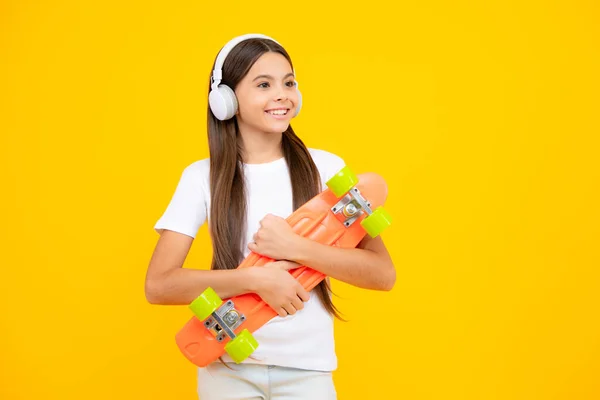 Happy Teenager Portrait Teen Hipster Girl Skater Skateboard Headphones Isolated — 스톡 사진