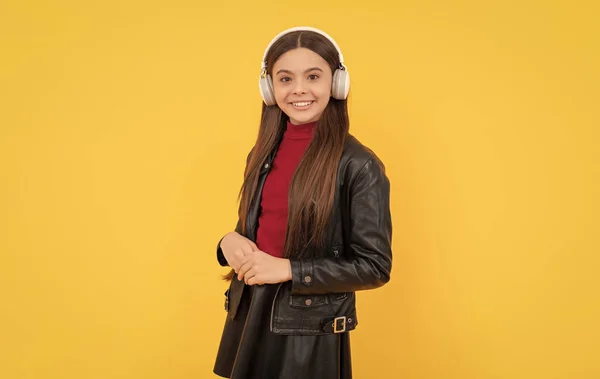 Positive Teen Girl Listen Music Headphones Yellow Background Education Online — 스톡 사진