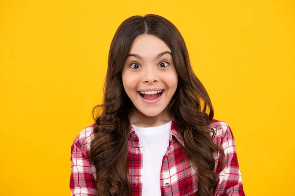 Happy Teenager Positive Smiling Emotions Teen Girl Emotional Portrait Caucasian — ストック写真