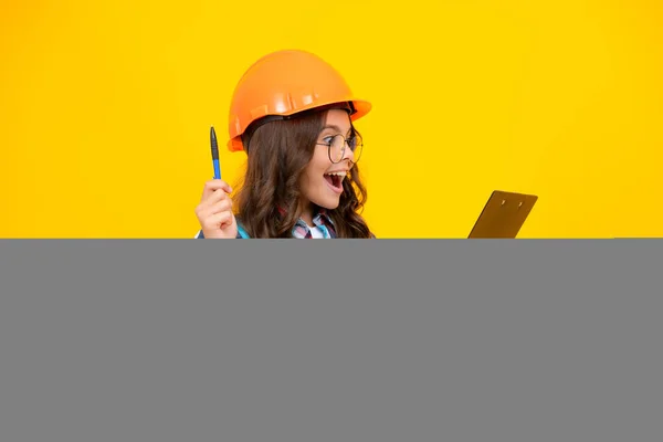 Teenager Child Painter Helmet Clipboard Child Hard Hat Kid Engineer — Fotografia de Stock