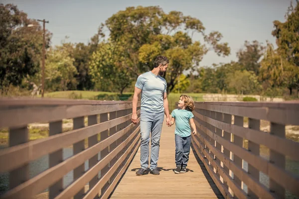 Smiling Father Son Walking Outdoor Family Value Childhood Parenthood Parent — Stock Photo, Image