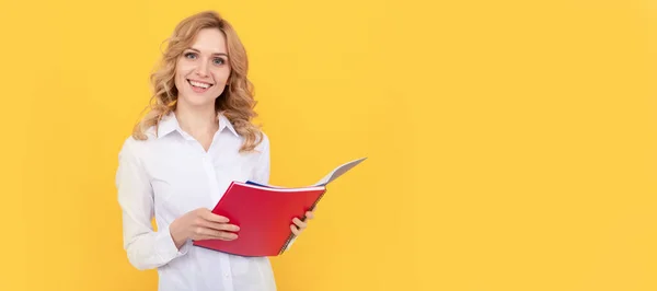 Happy Blonde Businesswoman Woman White Shirt Making Notes Notepad Notebook — Stockfoto