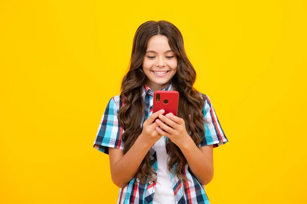 Teenager Child Girl Holding Smartphone Hipster Girl Types Text Message — Stockfoto