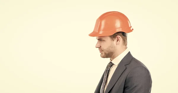 Ingenieur Ingenieur Zijkant Geïsoleerd Wit Serieuze Ingenieur Met Een Helm — Stockfoto