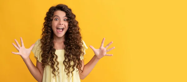 Haircare Skincare Hairdresser Shocked Kid Curly Hair Teen Beauty Hairstyle — Stock Photo, Image