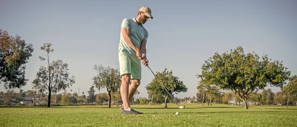 Ganzkörperporträt Des Golfers Mit Mütze Und Golfschläger Sport — Stockfoto