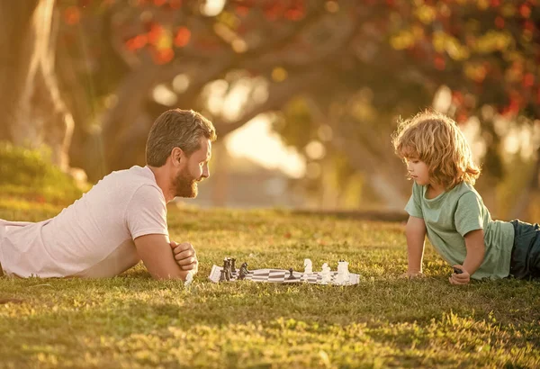 Fathers Day Happy Family Parenthood Childhood Checkmate Spending Time Together — Stock fotografie