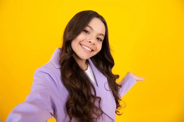 Funny Teenager Girl Making Selfie Posing Yellow Background Happy Teenager —  Fotos de Stock