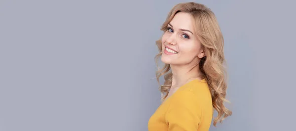 Blonde Woman Blond Woman Portrait Express Positive Emotions Smooth Face — 스톡 사진