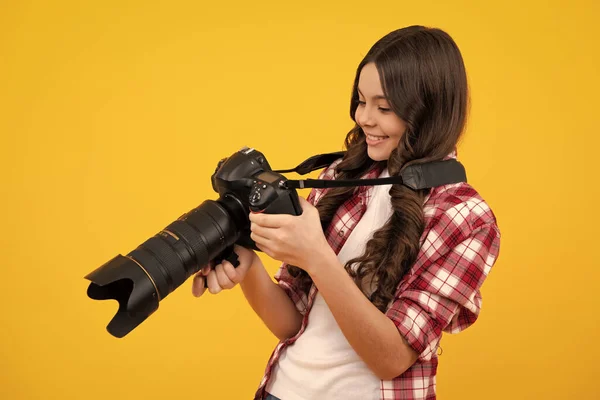 Tini Lány Dslr Professzionális Fényképezőgép Nagy Fotó Lencsével Gyerek Fotós — Stock Fotó