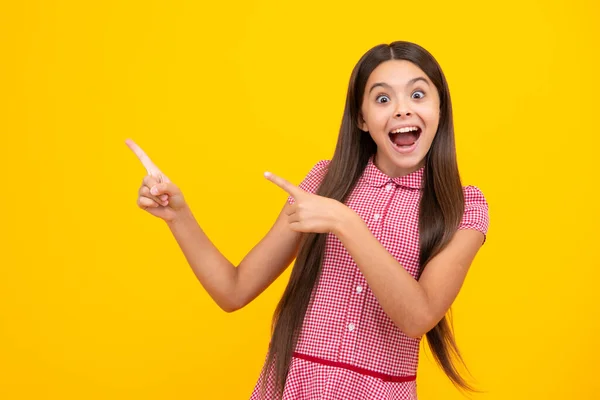 Amazed Teen Girl Excited Expression Cheerful Glad Look Advert Teenager — Fotografia de Stock