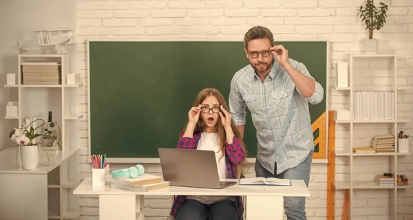 Surprised Teen Girl Teacher Man High School Blackboard Learning — Stock fotografie