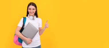 Woman isolated face portrait, banner with copy space. woman with school bag hold laptop. buy online. back to school. thumb up