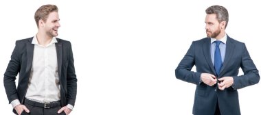 İnsan yüzü portresi, fotokopi alanı olan pankart. Resmi takım elbiseli iki işadamı. İş başarısı. güvenilir iş ortakları