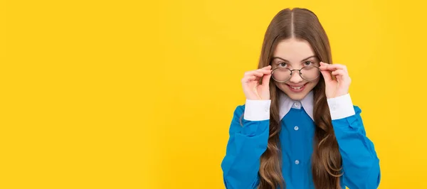 Através Dos Meus Óculos Vejo Muito Bem Menina Feliz Criança — Fotografia de Stock