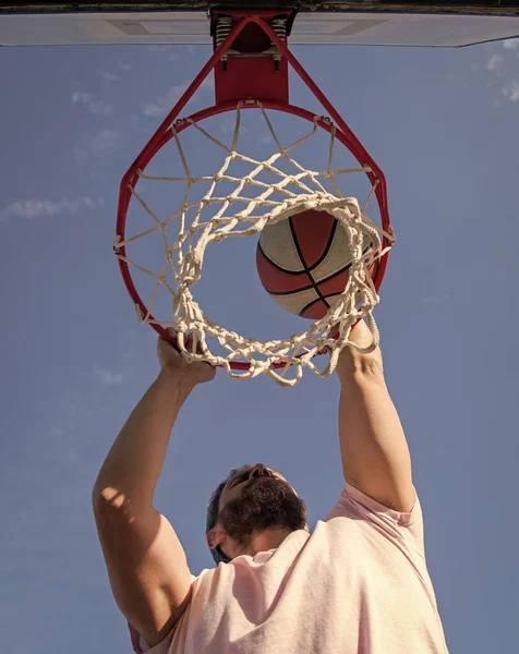 Basketball Player Throws Ball Hoop Outdoors Male Basketball — Foto Stock