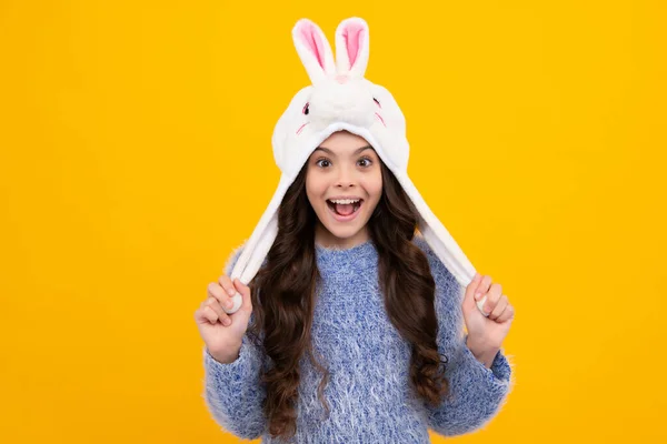 Cappello Invernale Bunny Adolescente Stupito Ragazza Adolescente Moderna Anni Indossa — Foto Stock