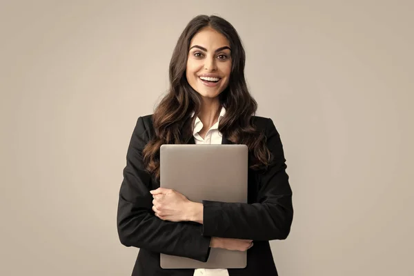 Beautiful Smiling Business Woman Grey Background Using Laptop Computer — Stock Photo, Image