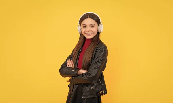 Wireless Headset Device Accessory New Technology Childhood Development Child Modern — Stock Photo, Image