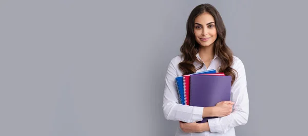 Mujer Negocios Con Libro Estudiante Feliz Sostiene Libros Escolares Fondo —  Fotos de Stock