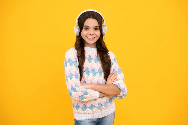 Young Teen Child Listening Music Headphones Girl Listening Songs Wireless — Stock Photo, Image