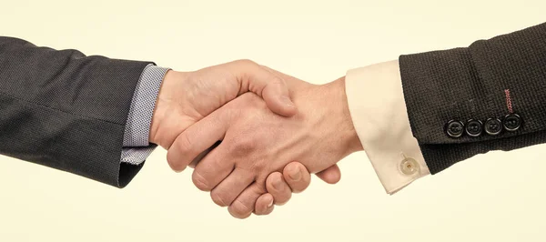 Мужчины Пожимают Руки После Успешной Бизнес Сделки Партнерства Горизонтальный Дизайн — стоковое фото