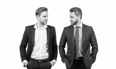 İş adamı gibi giyinmiş işadamları liderlik için rekabet halindedirler..