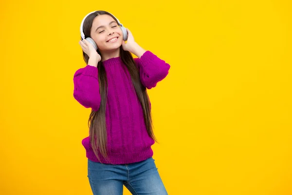 Child Listening Music Headphones Girl Listening Songs Wireless Earphones Headset — 스톡 사진