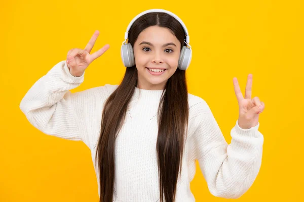 Funny Kid Girl Years Old Listen Music Headphones Teenage Girl — 스톡 사진