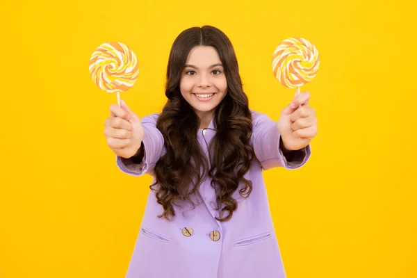 Hipster Tiener Kind Meisje Likken Lollypop Suikervoeding Snoep Snoep Kind — Stockfoto