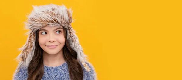 Feliz Chica Adolescente Usar Sombrero Oreja Sobre Fondo Amarillo Retrato —  Fotos de Stock