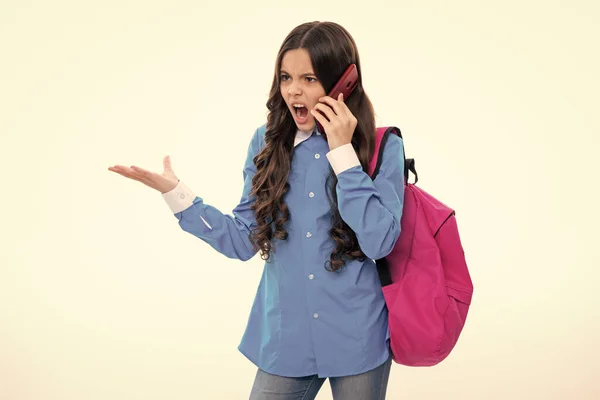 智能手机和学童 带着电话的女学生愤怒的少女 心烦意乱和不愉快的负面情绪 — 图库照片
